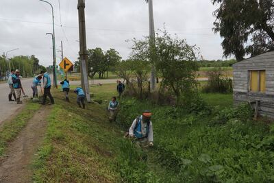 Ensenada: Intensifican la limpieza de canales para prevenir anegamientos en los barrios