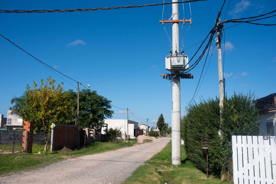 EDELAP continúa ampliando la red eléctrica en Parque Sicardi