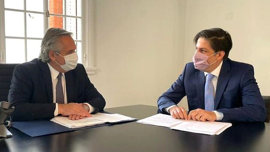Fernández se reunió con Trotta para analizar la "presencialidad administrada" en los colegios
