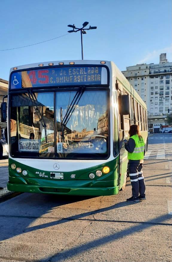Nuevas restricciones: durante el fin de semana largo la CNRT fortaleció los controles en el transporte