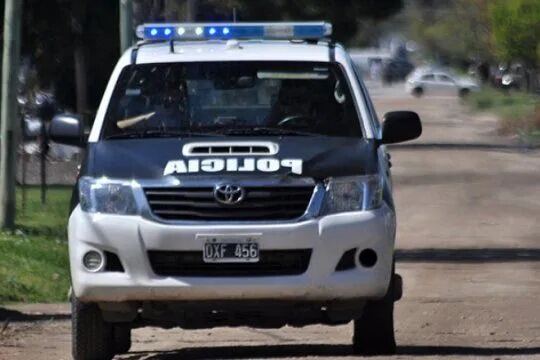 Drogan y le roban a un policía durante una cita acordada mediante una red social en Canning