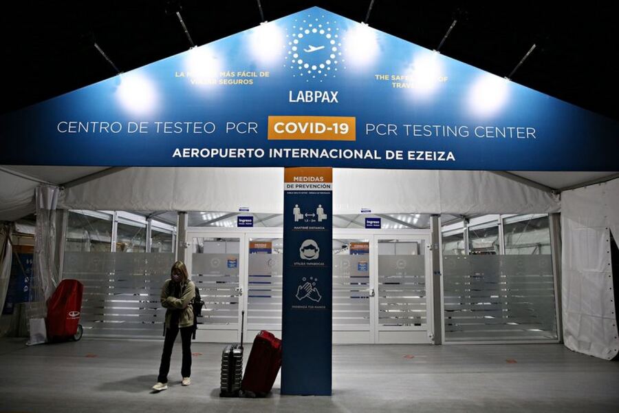 Nuevo allanamiento en la sede de la empresa sospechada por los hisopados en Ezeiza