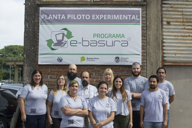 La Plata: E-Basura donó computadoras a hospitales de la región