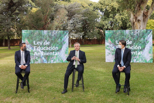 "Estamos generando conciencia en las nuevas generaciones”, dijo Fernández sobre la ley de Educación Ambiental Integral