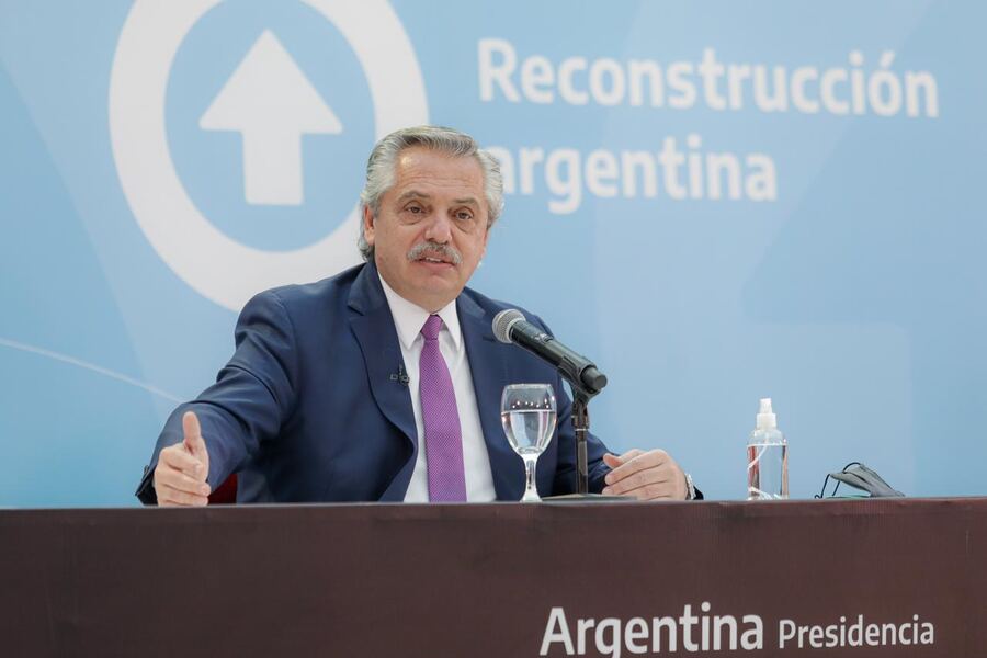 Construcción y entrega de viviendas para mayores de 60 años en complejos especiales