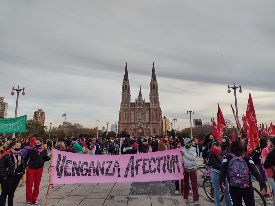 En un nuevo aniversario del Ni Una Menos, el colectivo feminista movilizó en La Plata