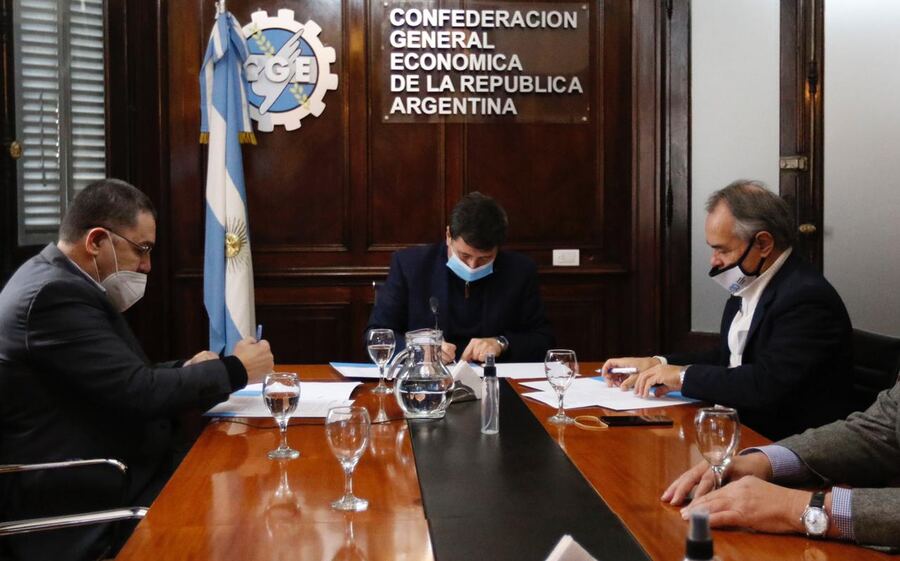 Entidades PyMes firmaron un convenio con el ministro Arroyo