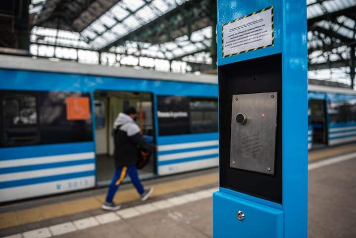 Instalaron 45 tótems de seguridad en todas estaciones del ramal La Plata