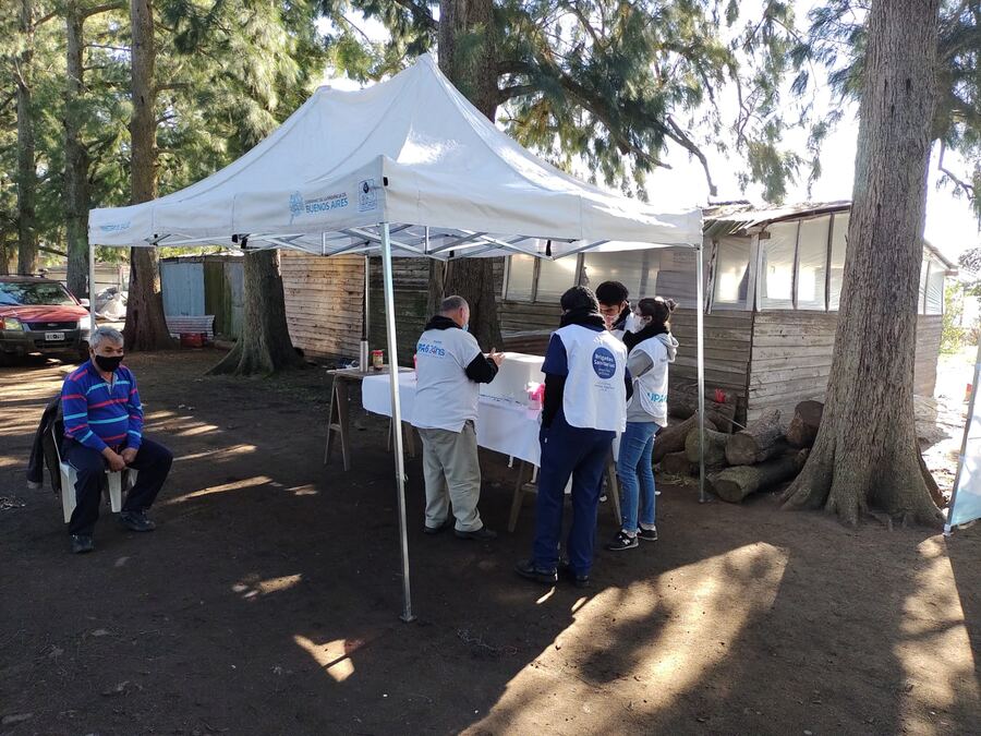 Jornada de vacunación con productores rurales en La Plata