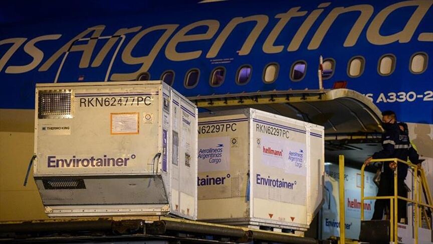 Arribará un vuelo desde China con 800.000 dosis de la vacuna Sinopharm
