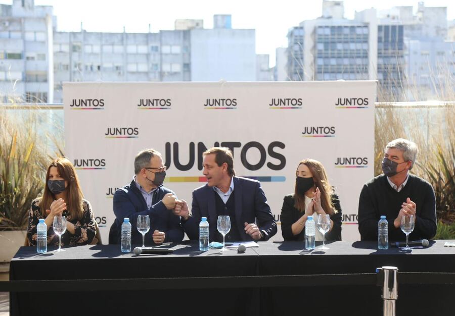 Garro presentó la lista de precandidatos a diputados y concejales de la octava sección