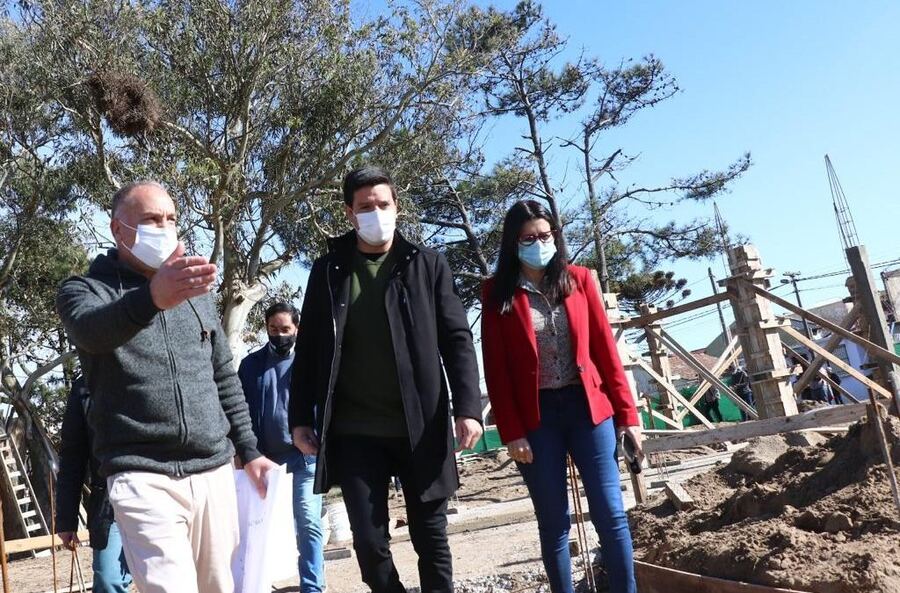 La Costa: Cardozo recorrió las obras de construcción de la nueva sede de Bellas Artes en Mar de Ajó