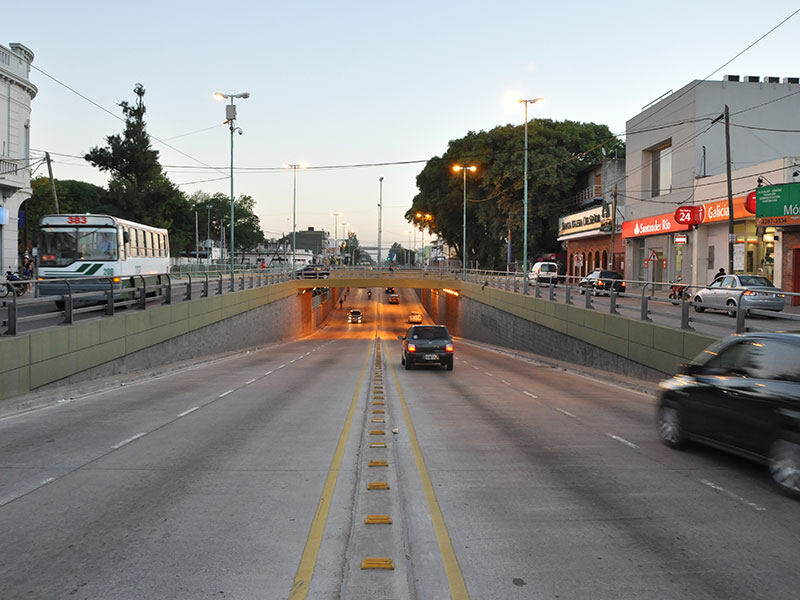 Florencio Varela: inician obras para un nuevo paso bajo a nivel