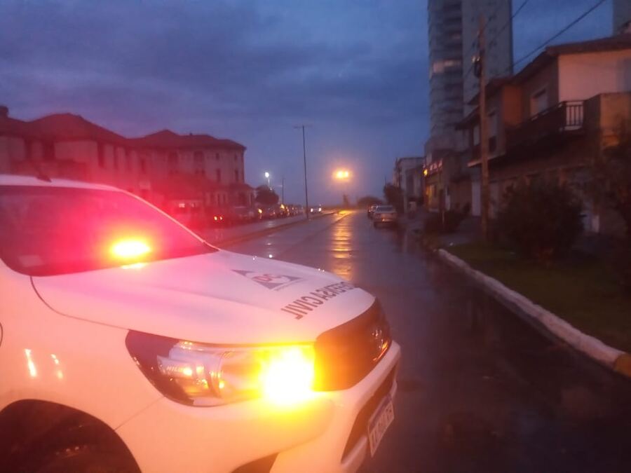 La tormenta “Santa Rosa” derribó postes de luz en ciudades del distrito bonaerense