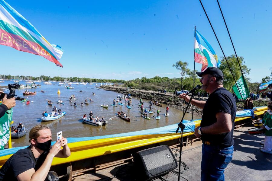 El Intendente de Ensenada inauguró la obra del dragado del canal del Río Santiago