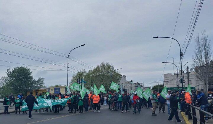 Berisso: Trabajadores municipales reclaman por un aumento salarial