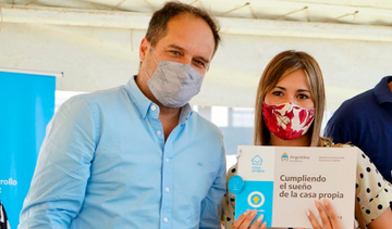 Merlo: Familias recibieron créditos y viviendas