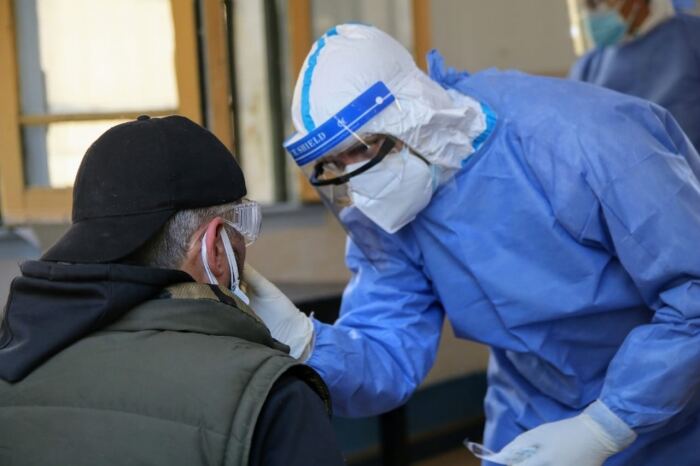 La Plata: Casi el 50% de los testeos de coronavirus resulta positivo