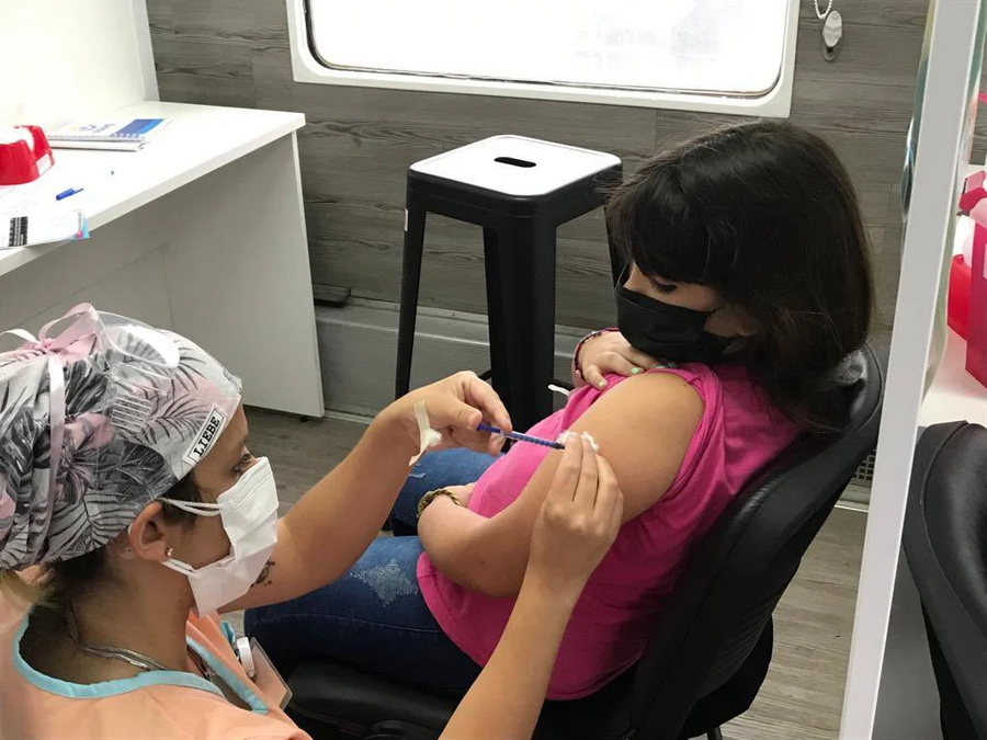 Mar del Plata: Ocho postas refuerzan la vacunación esta semana en la ciudad