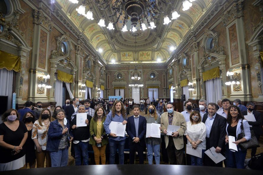 La Provincia oficializó la extensión de licencias por maternidad y paternidad