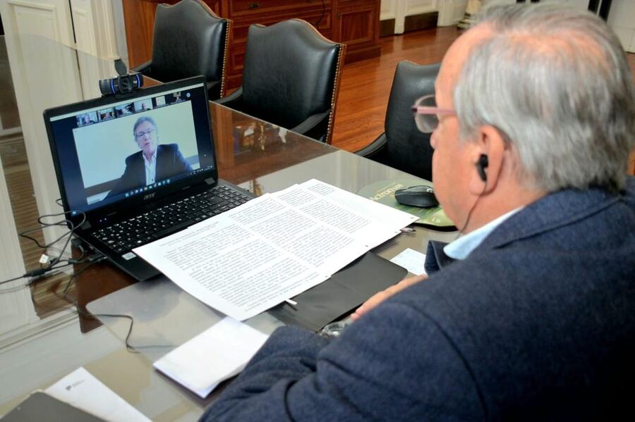 Tandil: Lunghi fue orador en un encuentro con miembros de las Cámaras de Comercio Británica, Canadiense y Estadounidense