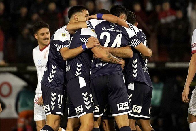 Gimnasia sube en "Globo": el equipo de Gorosito le ganó 1 a 0 a Huracán y es escolta de Atlético Tucumán
