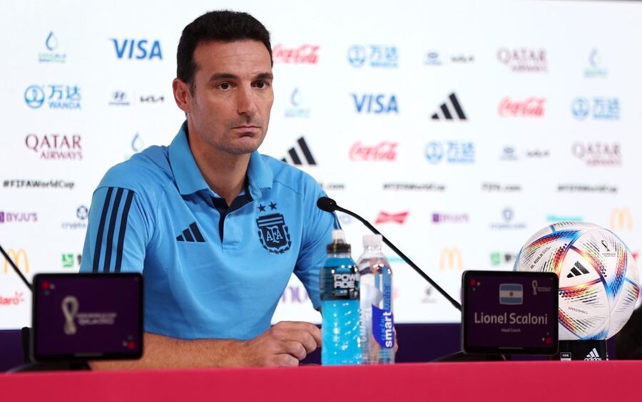 Scaloni no confirmó el equipo que enfrentará a Croacia pero afirmó que Di María y De Paul "están disponibles"