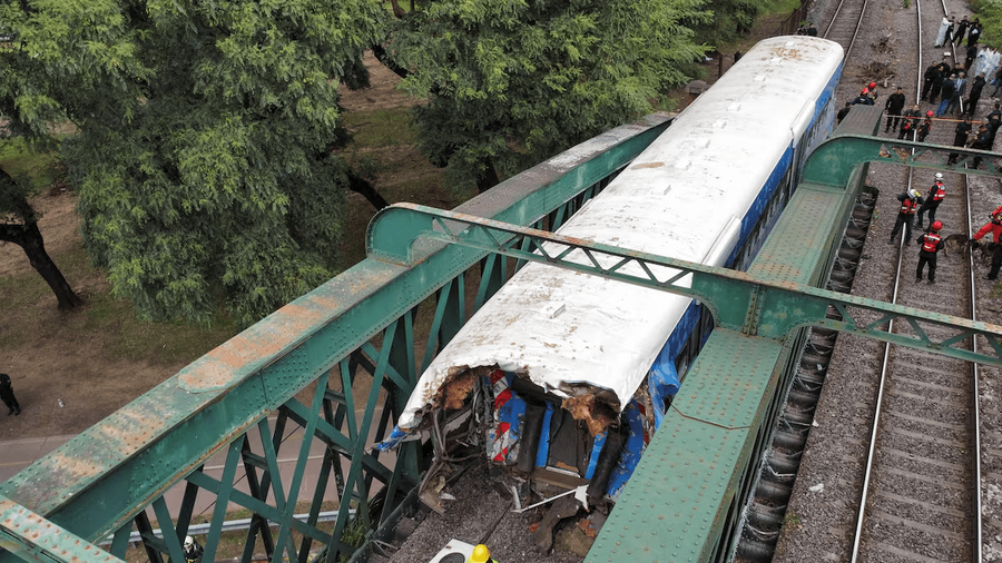 Choque de trenes en Palermo: El Gobierno declarará la emergencia ferroviaria