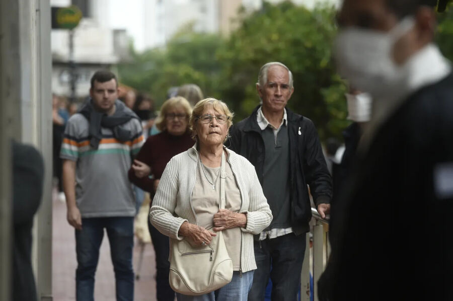 Oficializan bono de 70 mil pesos para jubilados y pensionados