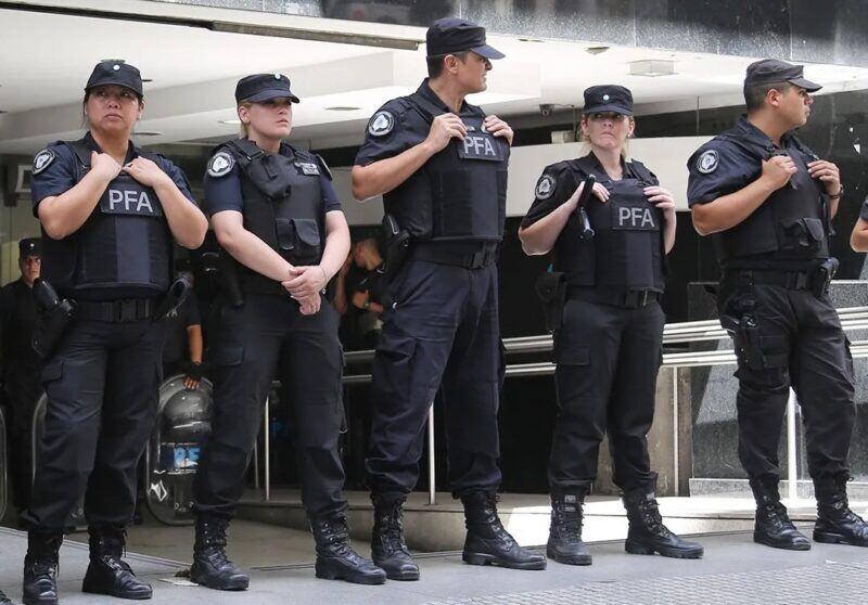 El Gobierno oficializó las reformas en la Policía Federal
