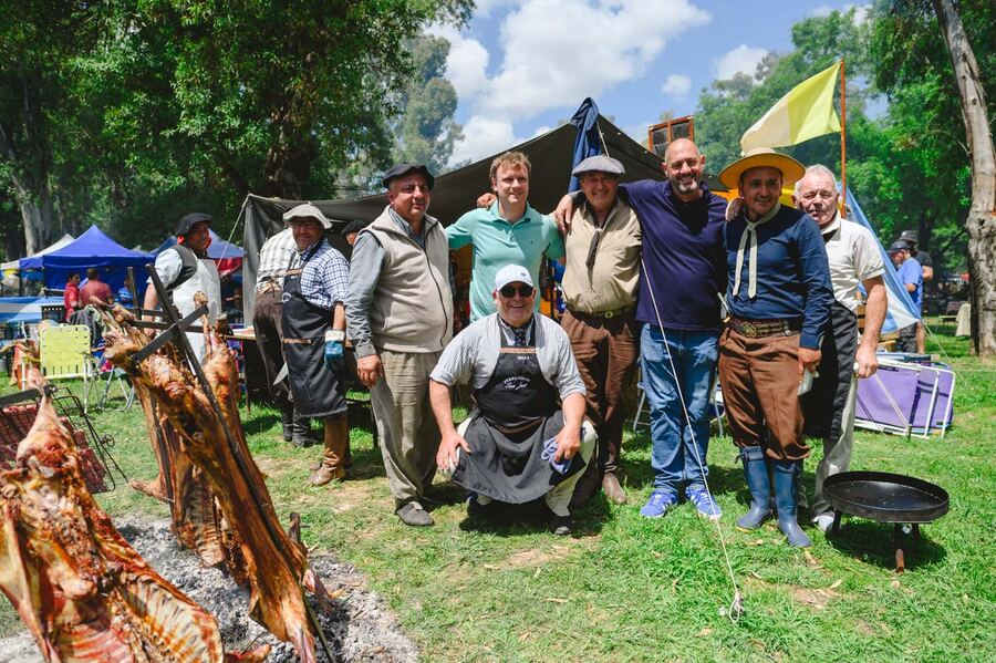 Olavarría: Una multitud disfrutó de la 40º edición de “Un Aplauso al Asador”