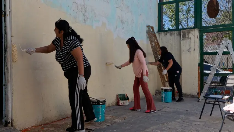 Berazategui: Realizaron trabajos de pintura en la Primaria N° 40 y la Secundaria N° 17