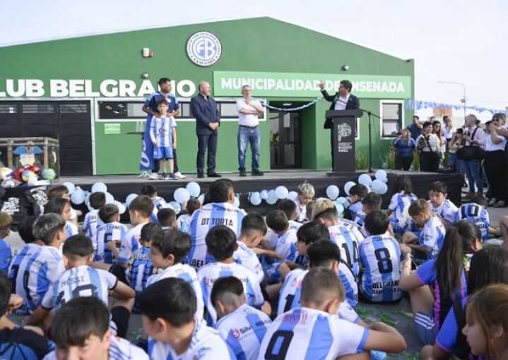 Ensenada: Kicillof inauguró el complejo deportivo Club Belgrano