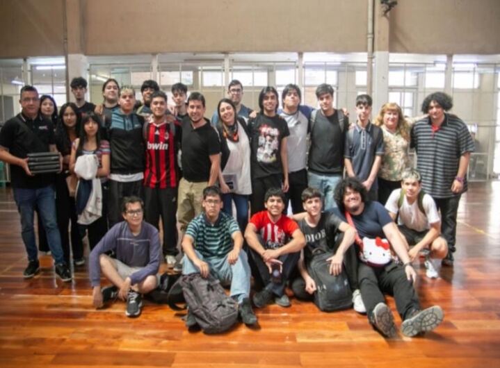 Lomas de Zamora: Estudiantes recuperaron netbooks del programa "Conectar Igualdad"