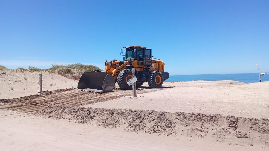 Necochea: Refuerzan los trabajos de mantenimiento y acondicionamiento en la zona costera