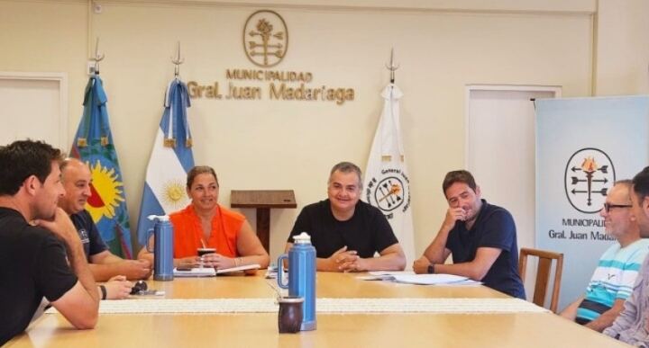 Madariaga: Vecinos y municipio trabajarán en conjunto para el empedrado de una calle