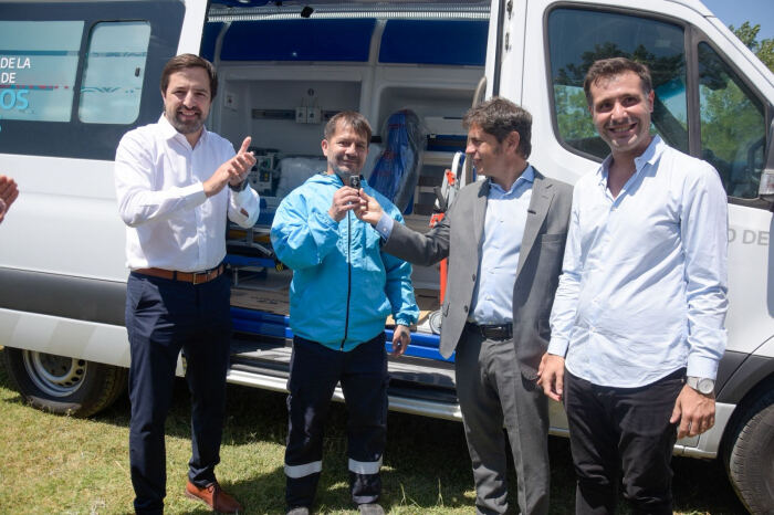Salto: Kicillof y Kreplak entregaron una ambulancia en el distrito