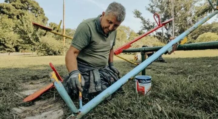 Mar del Plata:  Realizan tareas de puesta en valor en la plaza Guardacostas Río Iguazú