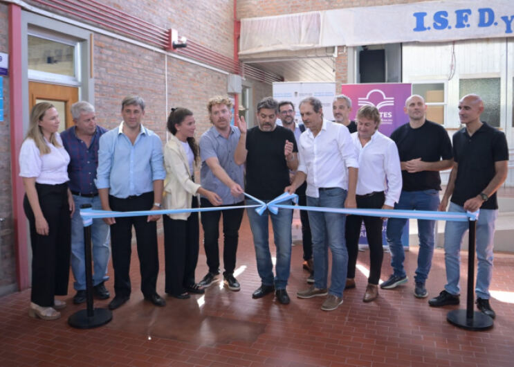 Carlos Casares: Se inauguró la ampliación del Centro Universitario
