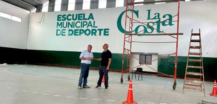 La Costa: Continúan los trabajos de mantenimiento y refacción en los polideportivos municipales