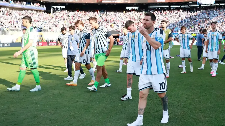la foto de la selección tras la derrota no oculta el legado que dejó en todo el mundial