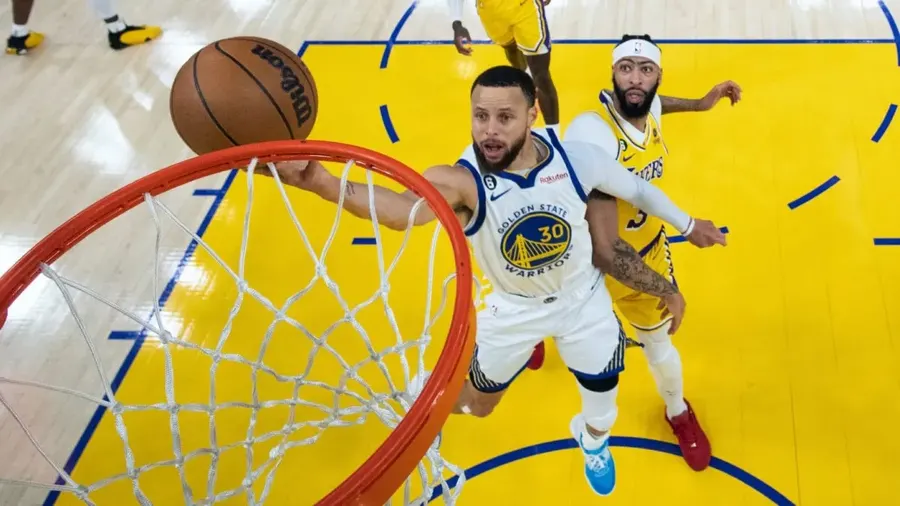 NBA: Golden State y New York ganaron y evitaron la eliminación