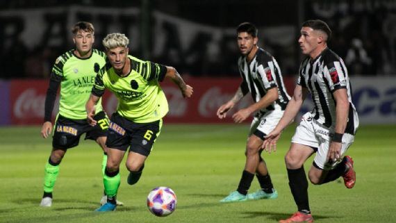 Barracas Central ganó sobre el final y será rival de Boca en la Copa Argentina