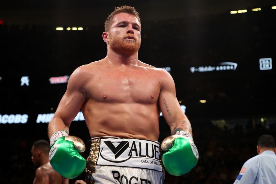La picante respuesta de Canelo Álvarez al desafío de Conor McGregor: "Con una mano le gano"