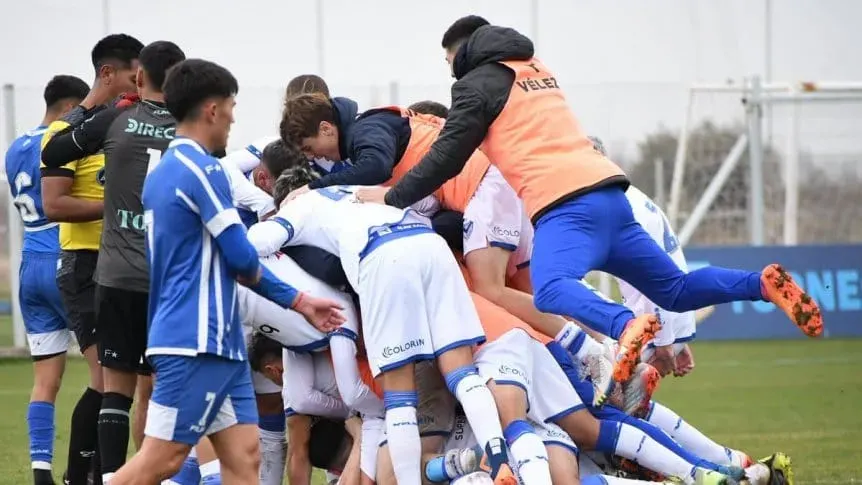 Vélez campeón del torneo de Reserva: del fallecimiento del técnico a la gloria
