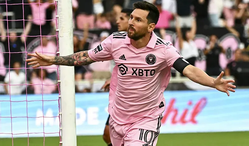 La magia de Messi en el triunfo de Inter Miami: doblete, un festejo a lo superhéroe y selfie con Schwartzman