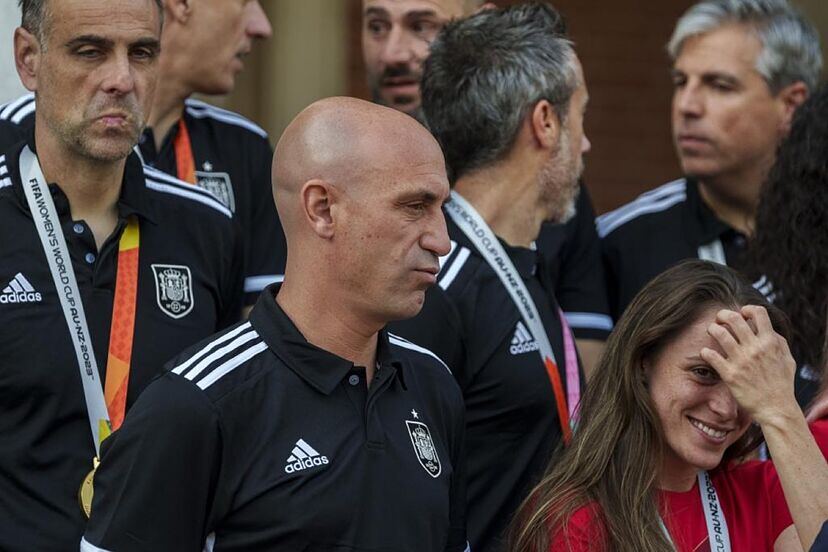 La fortuna que podría costarle a Luis Rubiales el beso a Jenni Hermoso