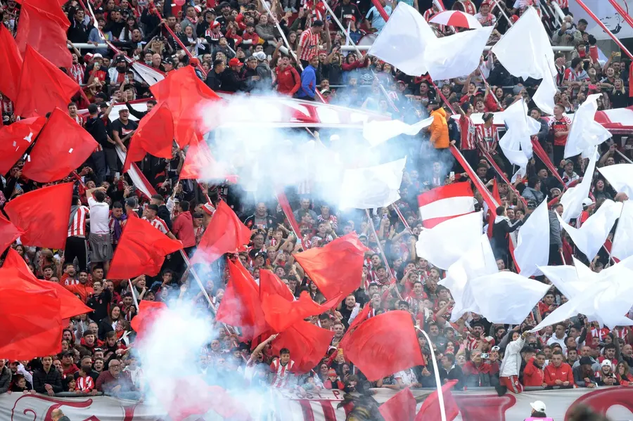 Estudiantes: los hinchas comenzaron a preparar una importante movilización por Copa Argentina
