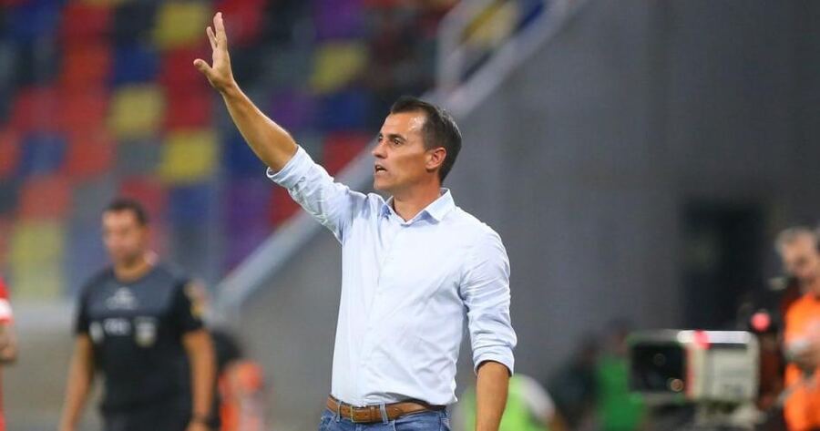 Farré se fue de Belgrano y es el séptimo entrenador que deja su cargo en lo que va de la Copa de la Liga Profesional