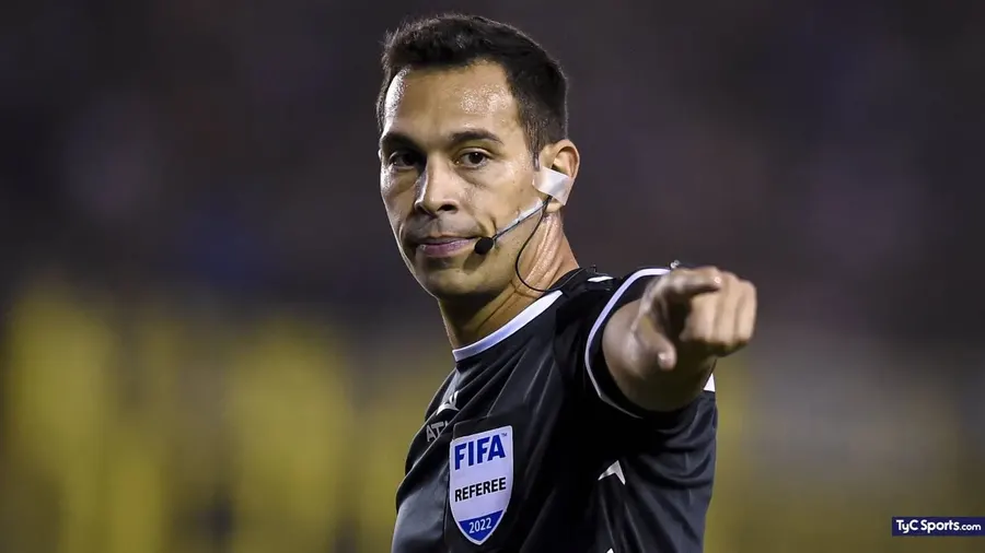 Facundo Tello fue elegido para dirigir en la Eurocopa 2024
